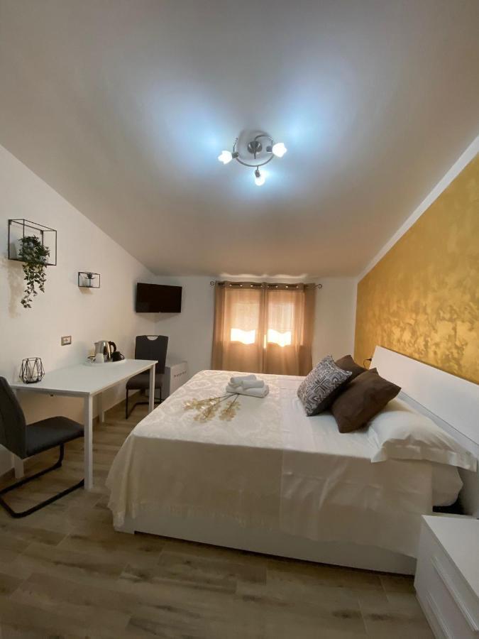 Cadoni Guest House Bosa Eksteriør bilde